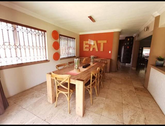 5 BEDROOM HOUSE FOR SALE IN MEYERTON EXT 6